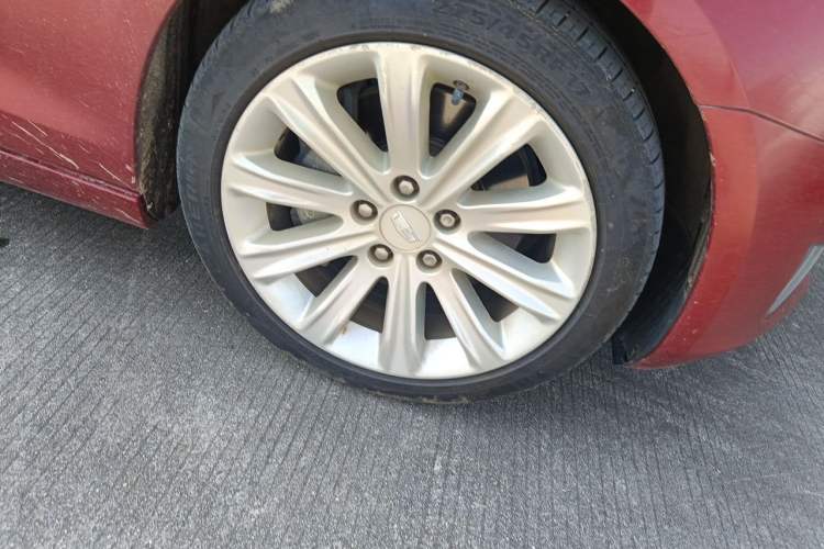 Used Cadillac ATS-L 2017 28T Fashion Edition Right Front Wheel Hub