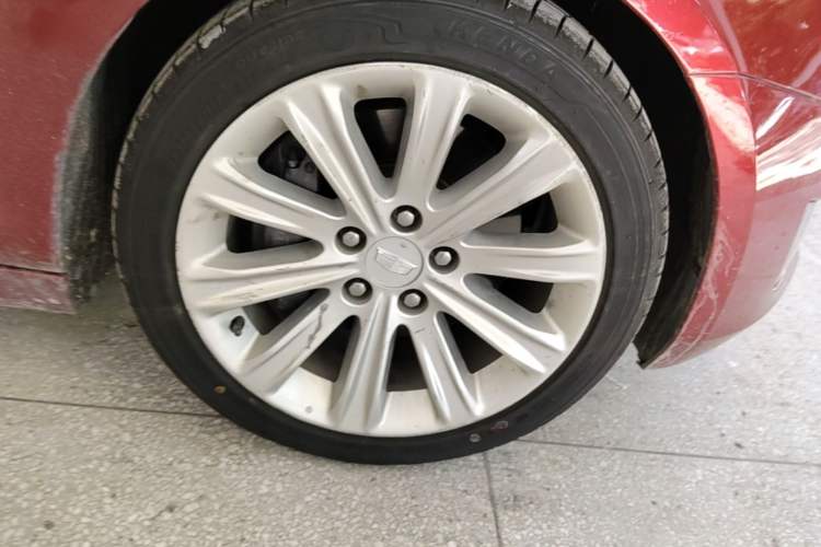 Used Cadillac ATS-L 2017 28T Tech Edition Right Front Wheel Hub