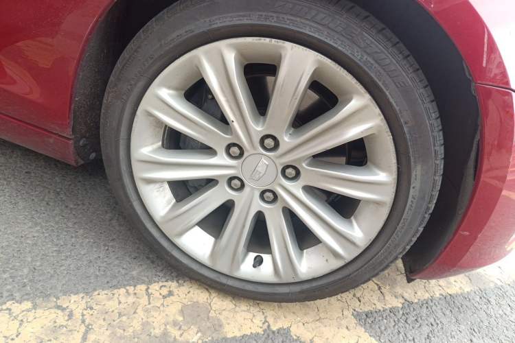 Used Cadillac ATS-L 2017 28T Fashion Edition Right Front Wheel Hub