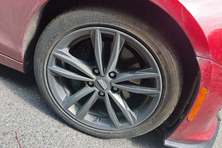 Used Cadillac ATS-L 2017 28T Fashion Edition Right Front Wheel Hub