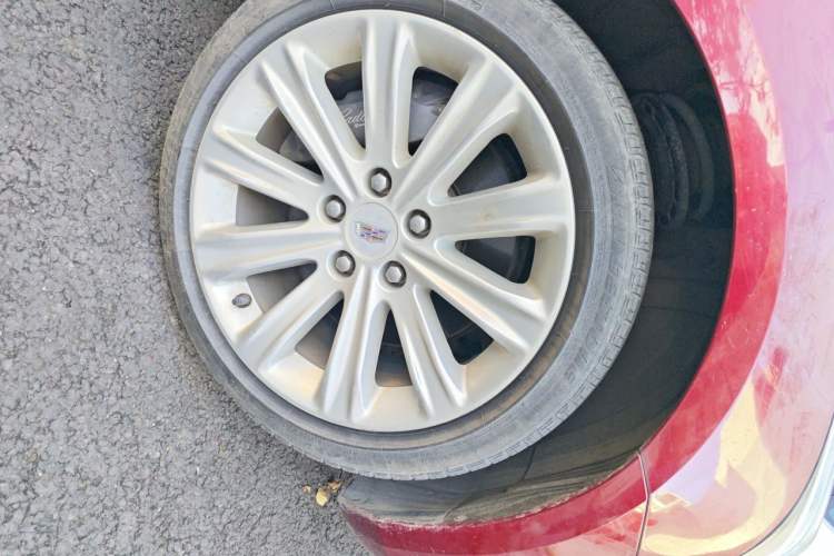 Used Cadillac ATS-L 2017 28T Fashion Edition Right Front Wheel Hub