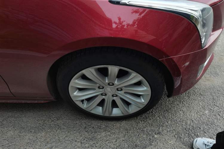 Used Cadillac ATS-L 2017 28T Tech Edition Right Front Wheel Hub
