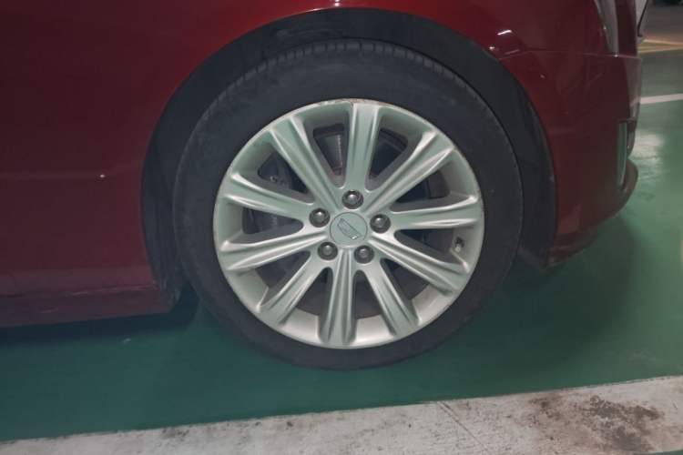 Used Cadillac ATS-L 2017 28T Fashion Edition Right Front Wheel Hub