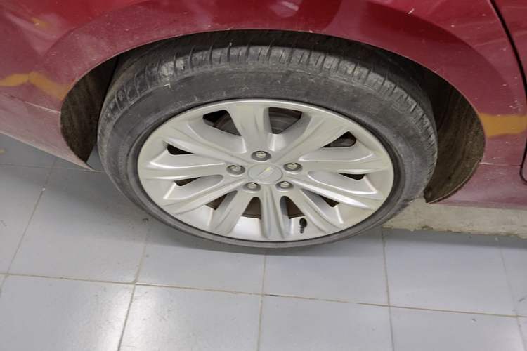 Used Cadillac ATS-L 2017 28T Fashion Edition Right Rear Wheel Hub