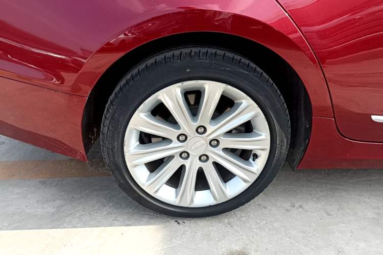 Used Cadillac ATS-L 2017 28T Fashion Edition Right Rear Wheel Hub