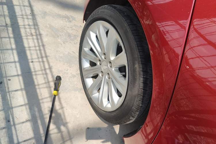 Used Cadillac ATS-L 2017 28T Fashion Edition Right Rear Wheel Hub