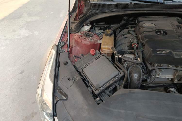 Used Cadillac ATS-L 2017 28T Tech Edition Engine Bay Right