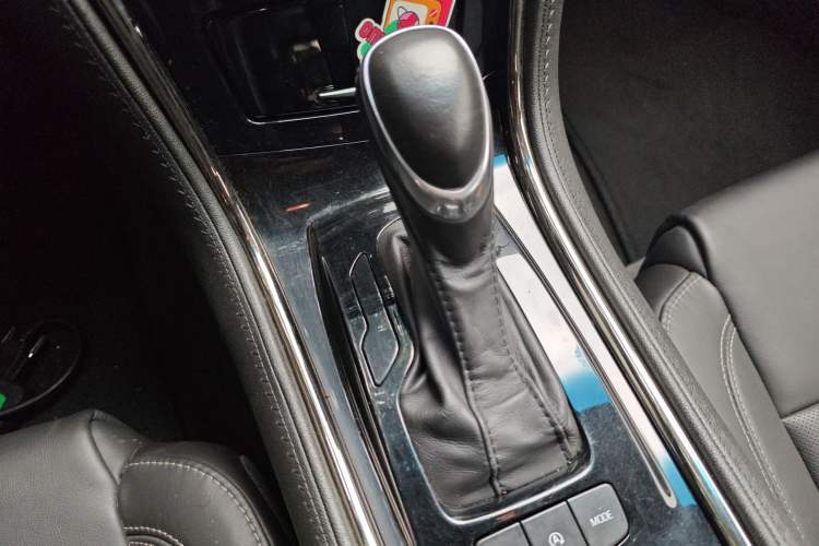 Used Cadillac ATS-L 2017 28T Fashion Edition Gear Lever