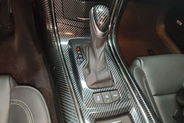 Used Cadillac ATS-L 2017 28T Fashion Edition Gear Lever