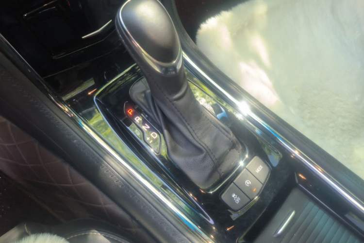 Used Cadillac ATS-L 2017 28T Tech Edition Gear Lever