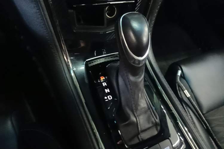 Used Cadillac ATS-L 2017 28T Tech Edition Gear Lever