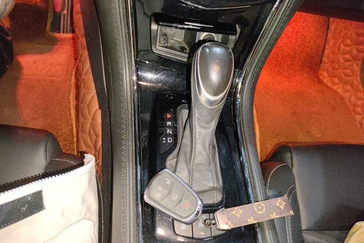 Used Cadillac ATS-L 2017 28T Tech Edition Gear Lever