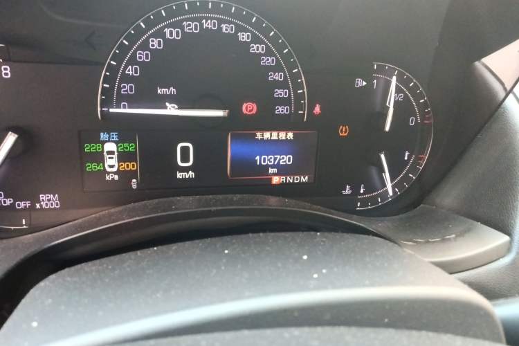 Used Cadillac ATS-L 2017 28T Tech Edition Odometer Close Up