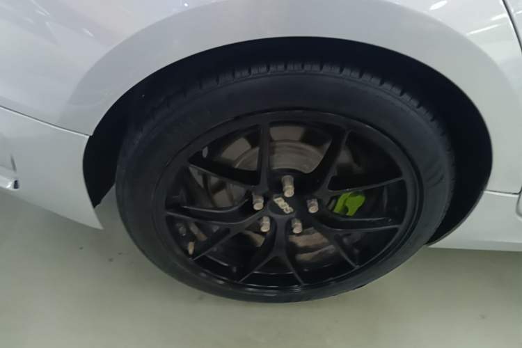 Used Cadillac ATS-L 2017 28T Tech Edition Right Rear Wheel Hub