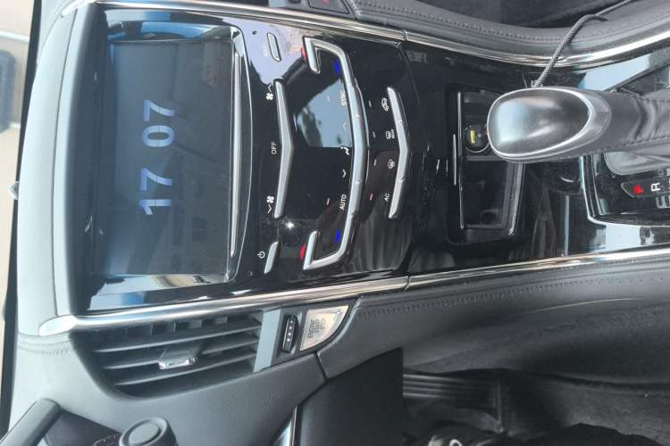 Used Cadillac ATS-L 2017 28T Tech Edition Audio And AC Panel