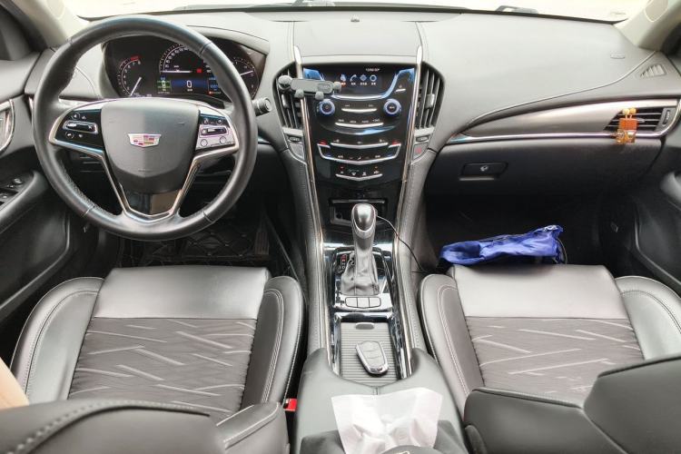 Used Cadillac ATS-L 2017 28T Tech Edition Center Console