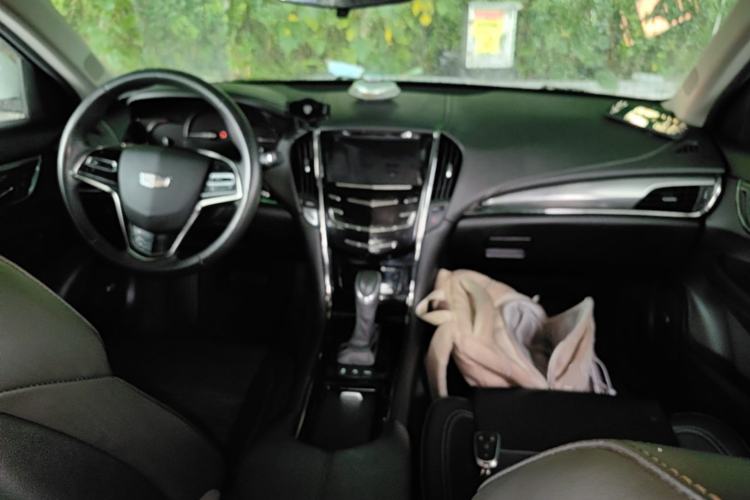 Used Cadillac ATS-L 2017 28T Tech Edition Center Console