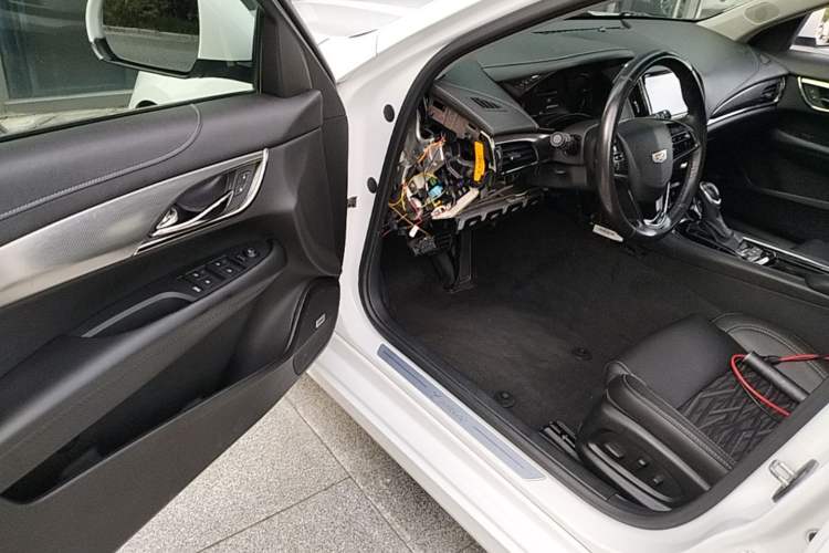 Used Cadillac ATS-L 2017 28T Tech Edition Driver Seat