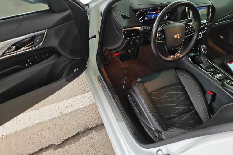 Used Cadillac ATS-L 2017 28T Tech Edition Driver Seat