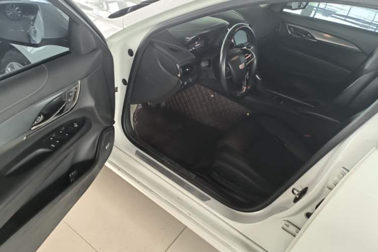 Used Cadillac ATS-L 2017 28T Tech Edition Driver Seat