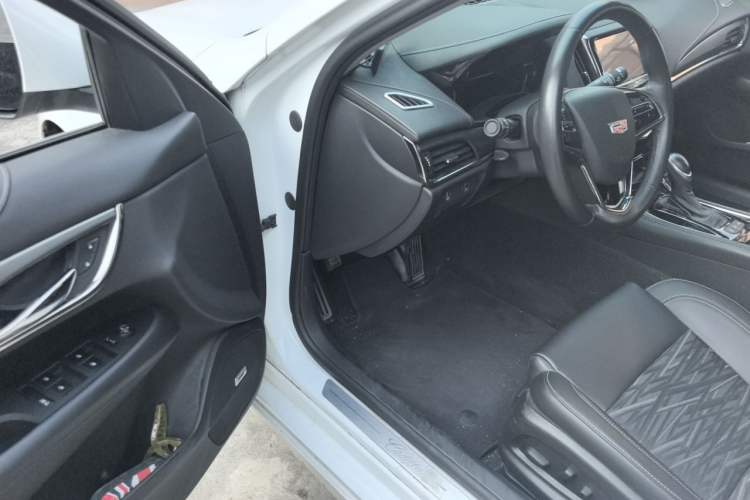 Used Cadillac ATS-L 2017 28T Tech Edition Driver Seat