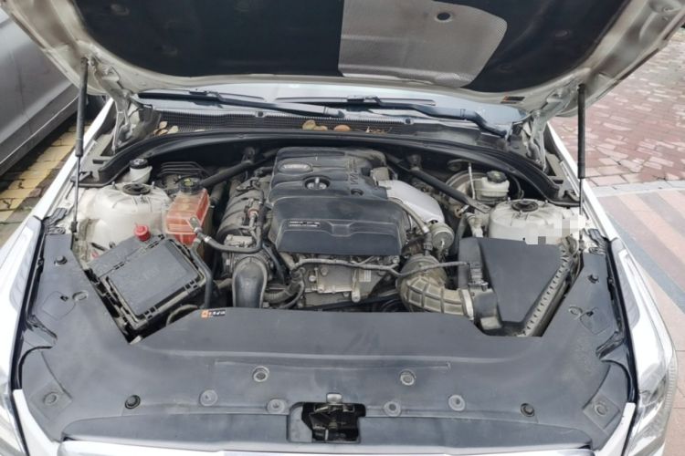 Used Cadillac ATS-L 2017 28T Tech Edition Engine Bay