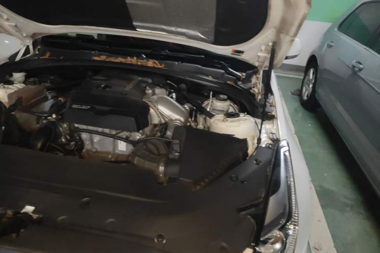 Used Cadillac ATS-L 2017 28T Tech Edition Engine Bay Left