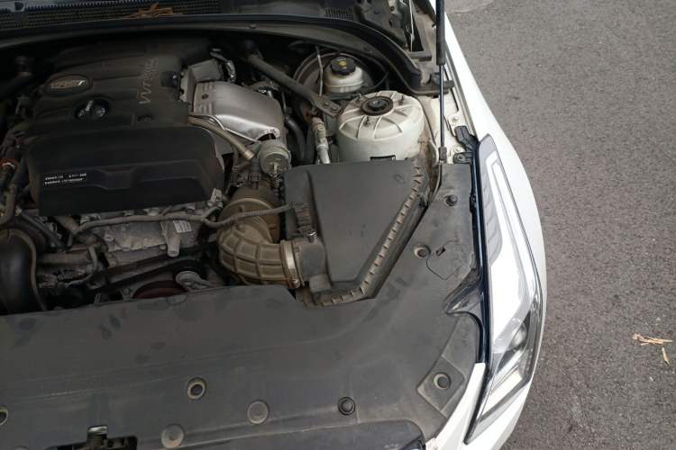 Used Cadillac ATS-L 2017 28T Tech Edition Engine Bay Left