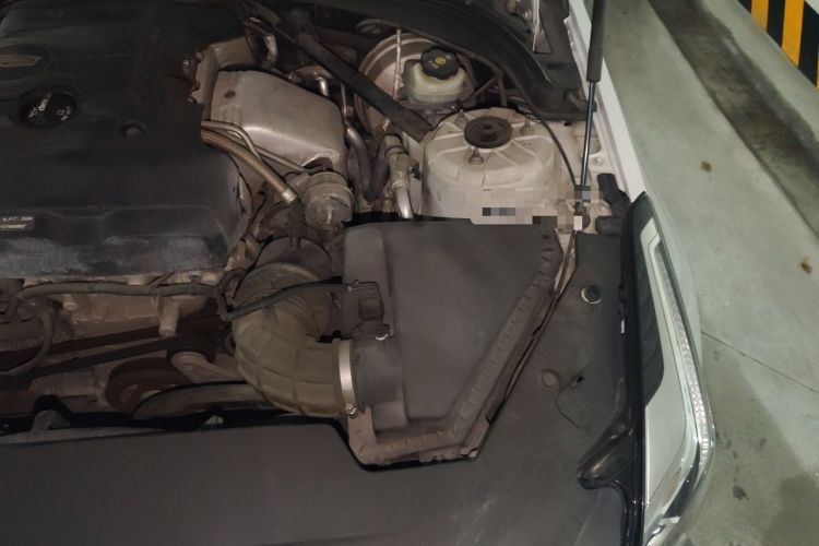 Used Cadillac ATS-L 2017 28T Fashion Edition Engine Bay Left