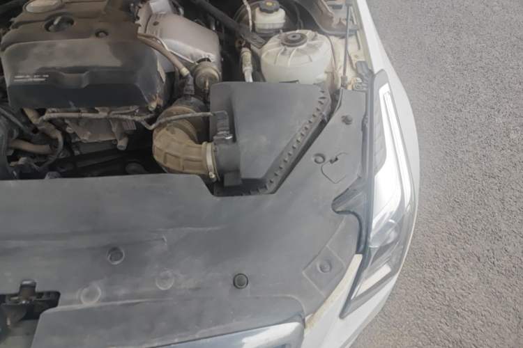 Used Cadillac ATS-L 2017 28T Tech Edition Engine Bay Left