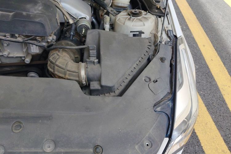 Used Cadillac ATS-L 2017 28T Tech Edition Engine Bay Left