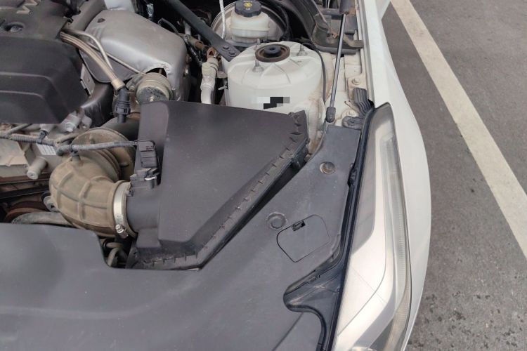 Used Cadillac ATS-L 2017 28T Tech Edition Engine Bay Left