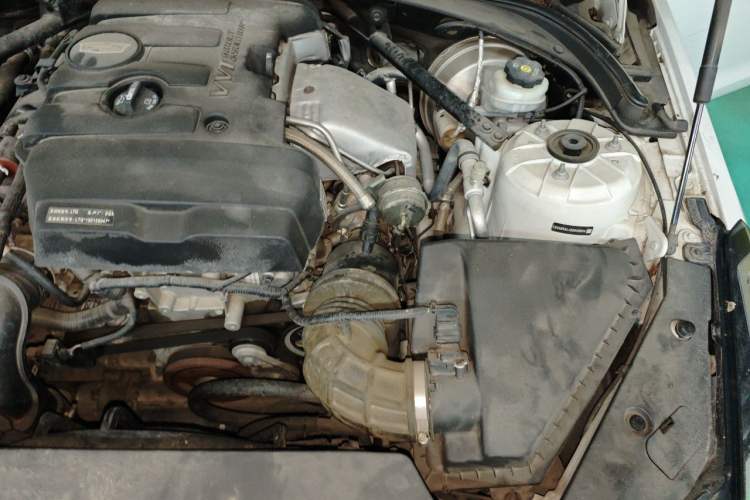 Used Cadillac ATS-L 2017 28T Tech Edition Engine Bay Left