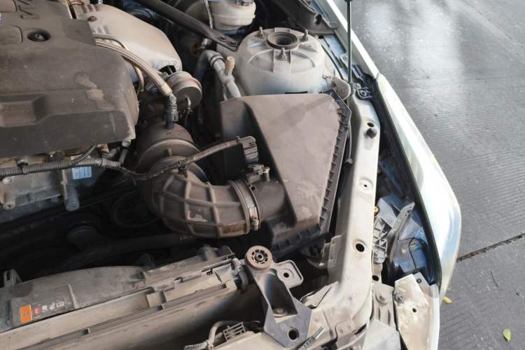 Used Cadillac ATS-L 2017 28T Tech Edition Engine Bay Left