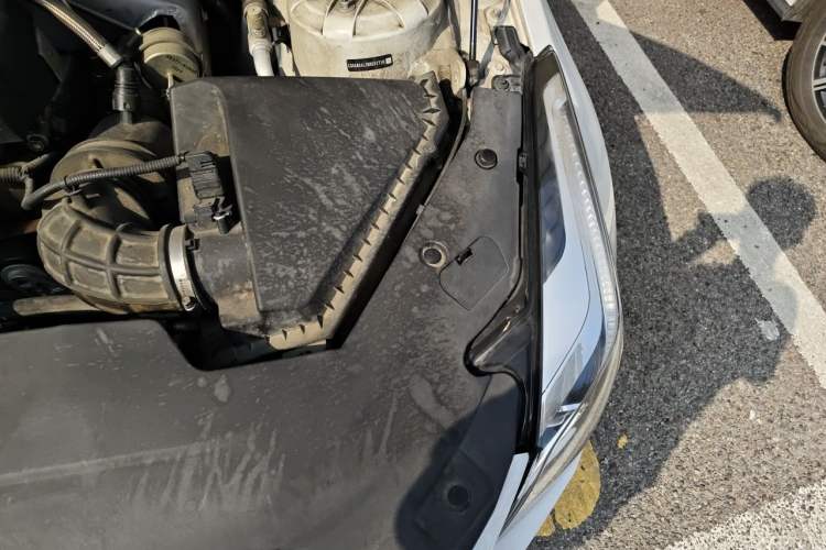 Used Cadillac ATS-L 2017 28T Fashion Edition Engine Bay Left