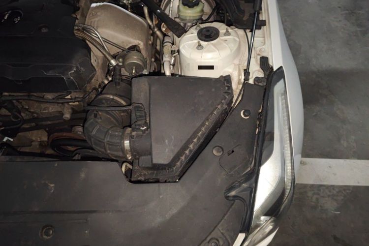 Used Cadillac ATS-L 2017 28T Fashion Edition Engine Bay Left