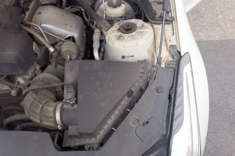 Used Cadillac ATS-L 2017 28T Tech Edition Engine Bay Left