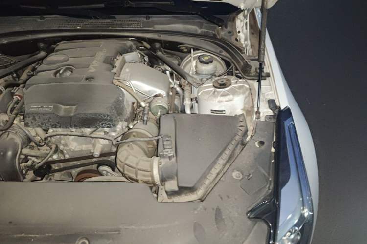 Used Cadillac ATS-L 2017 28T Tech Edition Engine Bay Left