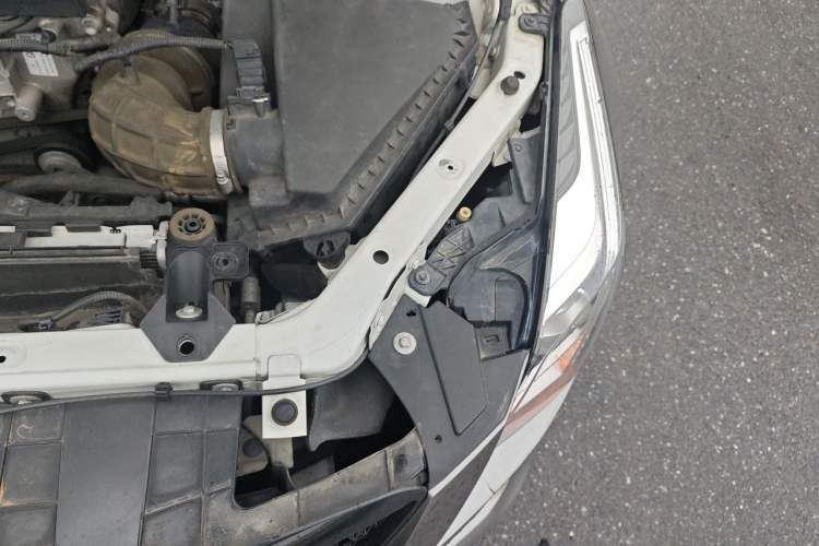 Used Cadillac ATS-L 2017 28T Tech Edition Engine Bay Left