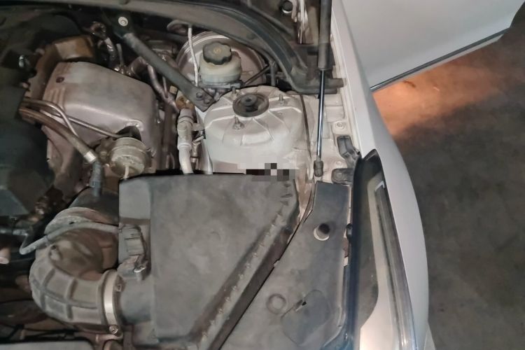 Used Cadillac ATS-L 2017 28T Tech Edition Engine Bay Left