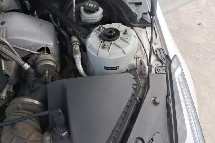 Used Cadillac ATS-L 2017 28T Tech Edition Engine Bay Left