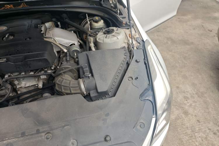 Used Cadillac ATS-L 2017 28T Fashion Edition Engine Bay Left