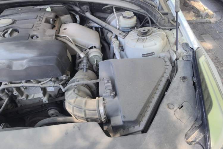 Used Cadillac ATS-L 2017 28T Tech Edition Engine Bay Left
