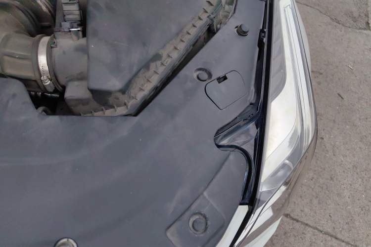 Used Cadillac ATS-L 2017 28T Tech Edition Engine Bay Left