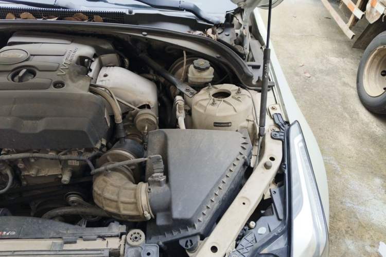 Used Cadillac ATS-L 2017 28T Tech Edition Engine Bay Left