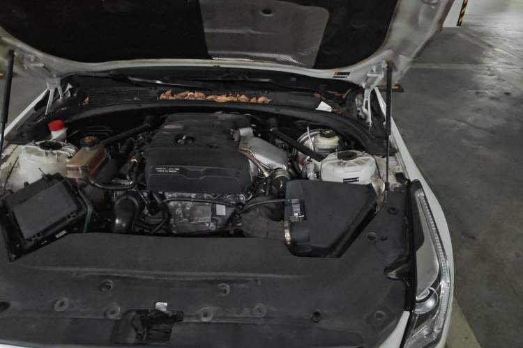 Used Cadillac ATS-L 2017 28T Tech Edition Engine Bay Left