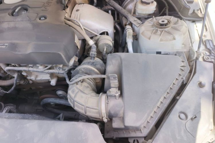 Used Cadillac ATS-L 2017 28T Tech Edition Engine Bay Left