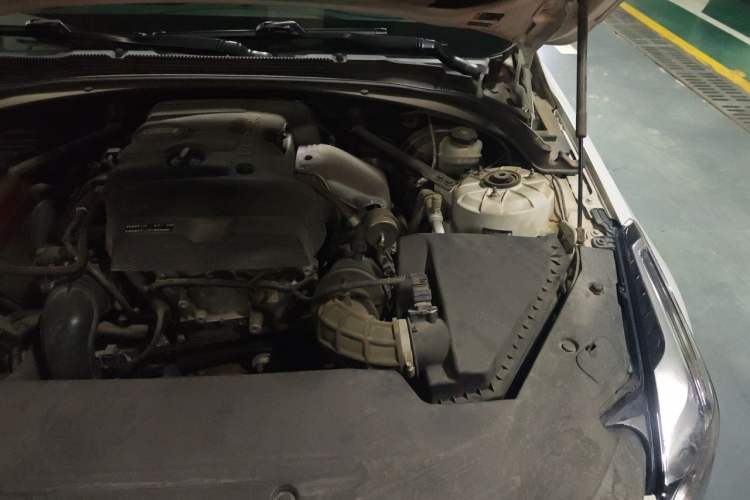 Used Cadillac ATS-L 2017 28T Luxury Model Engine Bay Left