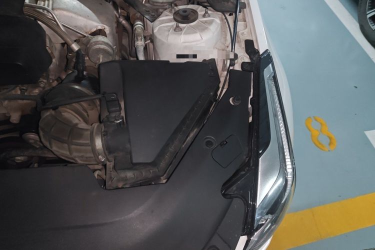 Used Cadillac ATS-L 2017 28T Tech Edition Engine Bay Left