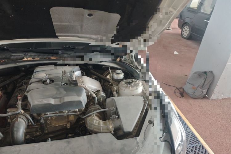 Used Cadillac ATS-L 2017 28T Tech Edition Engine Bay Left